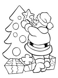 Babbo Natale decora l'albero di Natale