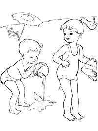 Bambini che giocano con l'acqua