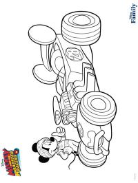 Topolino con la macchina da corsa