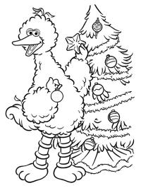 Big Bird decora l'albero di Natale